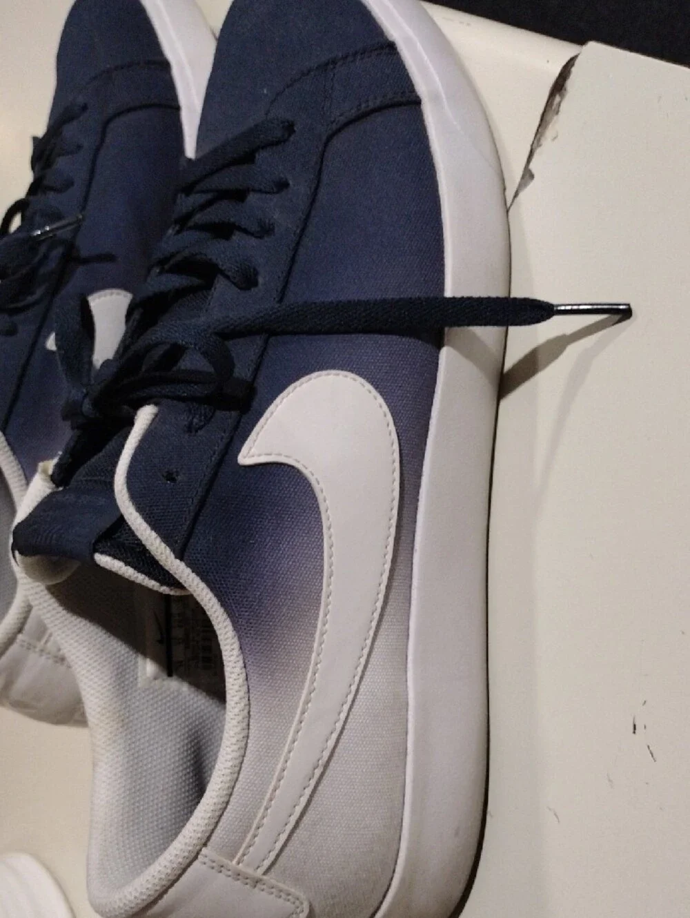 Men's Nike SB Zoom Navy and White Low-Top Canvas Sneakers